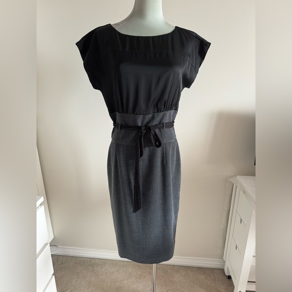 Very Classy and Beautiful Dress - Picture 1 of 7